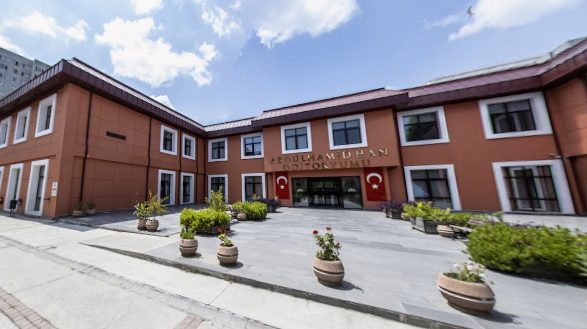 Bezmialem Vakıf Üniversitesi Oditoryum Projesi